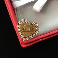 Pierścionek z mosiądzu w kształcie serca Dior JAdior z logo i diamentowym obramowaniem