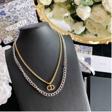 Naszyjnik z podwójnym łańcuszkiem Christian Dior Clair D Lune z logo CD i diamentowym wisiorkiem dla kobiet