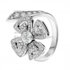 Pierścionek Bvlgari Fiorever z białego złota z 1 dużym diamentem i diamentami Pave