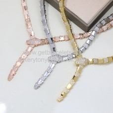 Naszyjnik Bvlgari Serpenti z pełnym diamentowym wycięciem w kolorze różowego złota, żółtego złota i białego złota