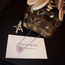Naszyjnik z wisiorkiem w kształcie serca Tiffany z białymi i różowymi kryształami