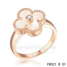 Pierścionek Van Cleef Alhambra z różowego złota z białą masą perłową