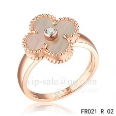 Pierścionek Van Cleef Alhambra z różowego złota z szarą masą perłową