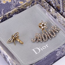 Kolczyki damskie Dior JADIOR w kolorze złotym z motywem diamentów i asymetrycznymi ćwiekami w kształcie pszczółki