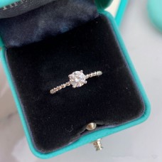 Pierścionek z koralikami Tiffany Sterling Silver Four Claws 925 z diamentami dla kobiet