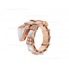 Pierścionek Bvlgari Serpenti Viper One-Coil ze złota różowego 18K z elementami z masy perłowej i diamentami Demi Pave
