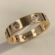 Pierścionek Cartier Love z 18-karatowego różowego złota z 8 diamentami