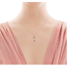 Naszyjnik z wisiorkiem w kształcie serca Tiffany Keys w Dubaju 35483853