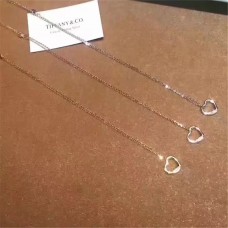 Naszyjnik z wisiorkiem Tiffany Elsa Peretti Open Heart z kryształkami i ćwiekami, biżuteria damska