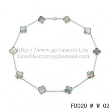 Naszyjnik Van Cleef Arpels Alhambra z białego złota, 10 motywów, szara masa perłowa, 45 cm Naszyjnik Van Cleef Arpels Alhambra z białego złota, 10 motywów, szara masa perłowa, 45 cm