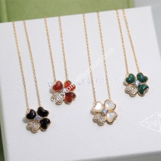 Wisiorek Van Cleef Arpels Cosmos Clip w kolorze różowego złota z diamentami w kolorze białym/czerwonym/czarnym/zielonym