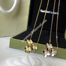 Naszyjnik Van Cleef Arpels Frivole z 3 kwiatami, żółte złoto/białe złoto z diamentem, dla kobiet, sprzedaż w Wielkiej Brytanii Naszyjnik Van Cleef Arpels Frivole z 3 kwiatami, żółte złoto/białe złoto z diamentem, dla kobiet, sprzedaż w Wielkiej Brytanii
