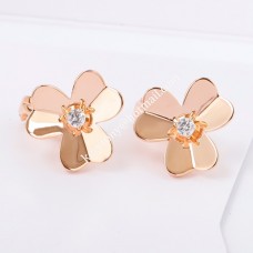 Kolczyki Van Cleef Arpels Frivole Small z różowego złota z diamentem w Kanadzie Kolczyki Van Cleef Arpels Frivole Small z różowego złota z diamentem w Kanadzie