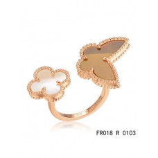 Van Cleef Arpels Luck Alhambra pierścionek między palcami różowe złoto z białą i szarą masą perłową