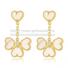 Kolczyki Van Cleef Arpels Sweet Alhambra Effeuillage z żółtego złota z białą masą perłową